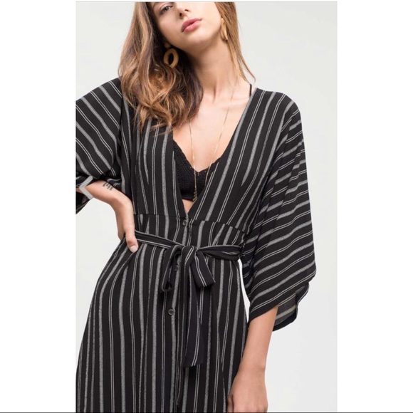 Striped kimono sleeve deep v neckline dress - Picture 4 of 7